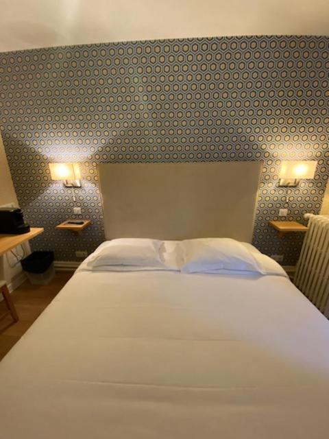 Hotel Le Central Boussac  Zewnętrze zdjęcie