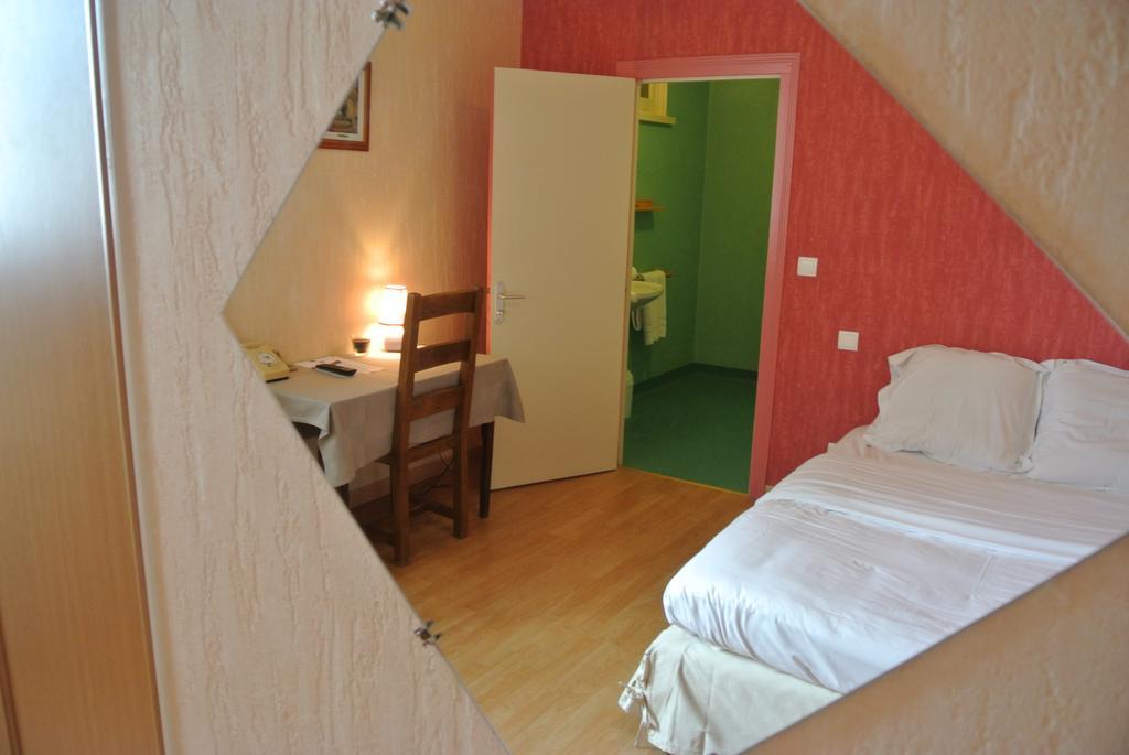Hotel Le Central Boussac  Pokój zdjęcie