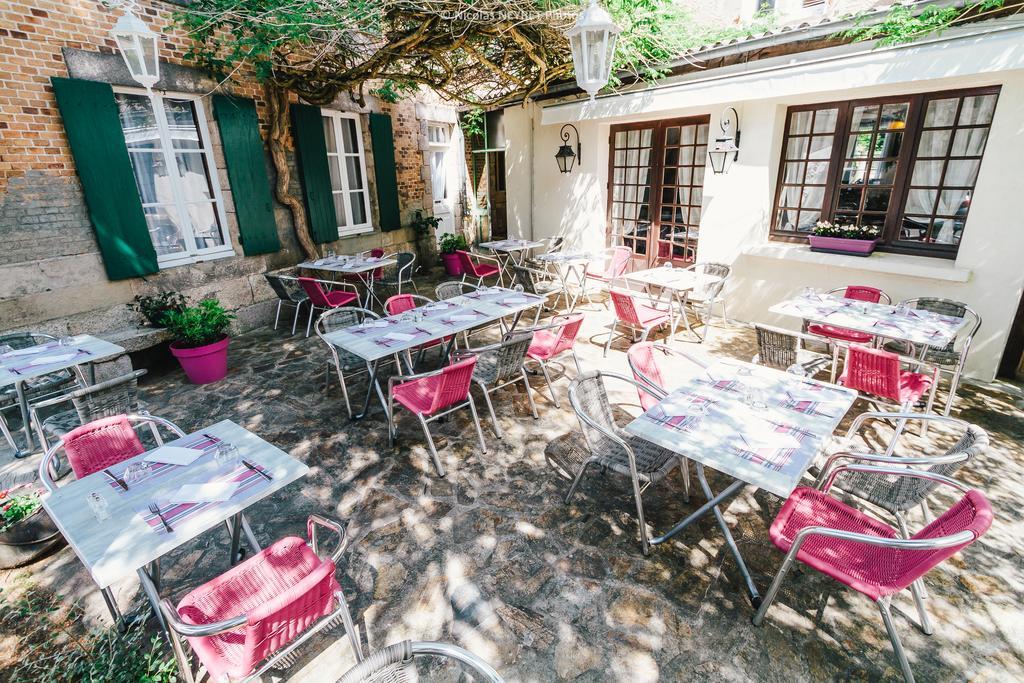 Hotel Le Central Boussac  Zewnętrze zdjęcie