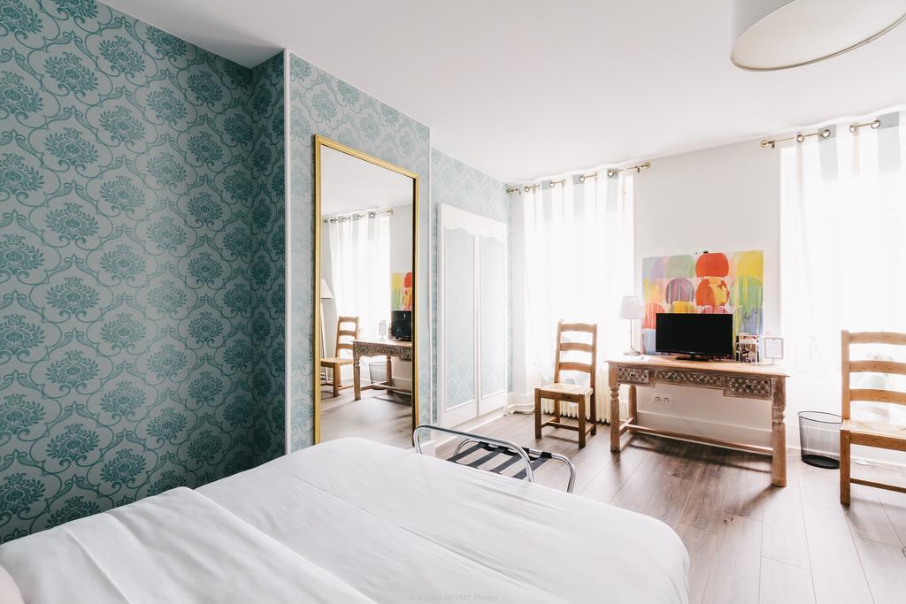 Hotel Le Central Boussac  Zewnętrze zdjęcie